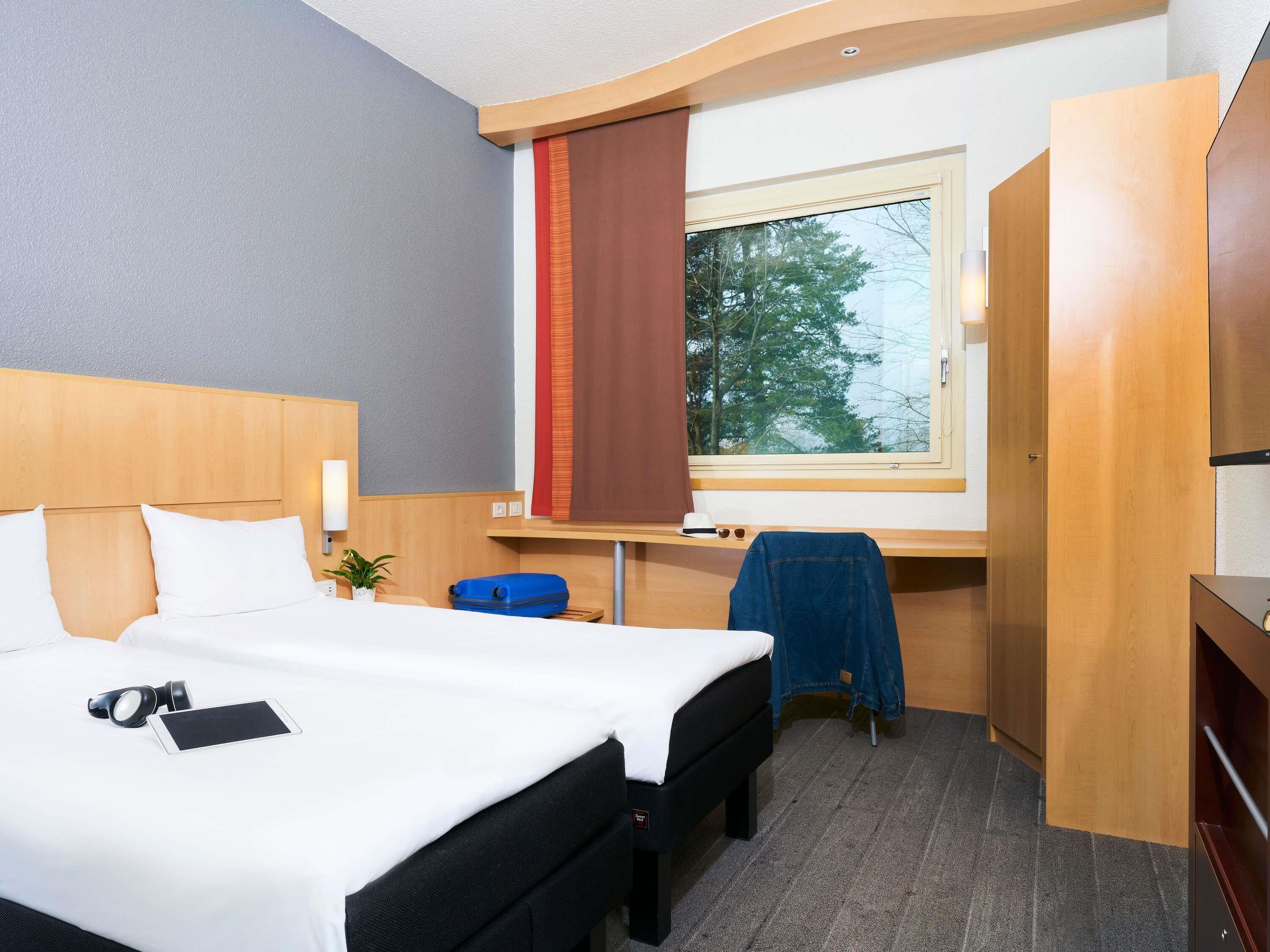 In-room safe, desk, soundproofing, iron/ironing board