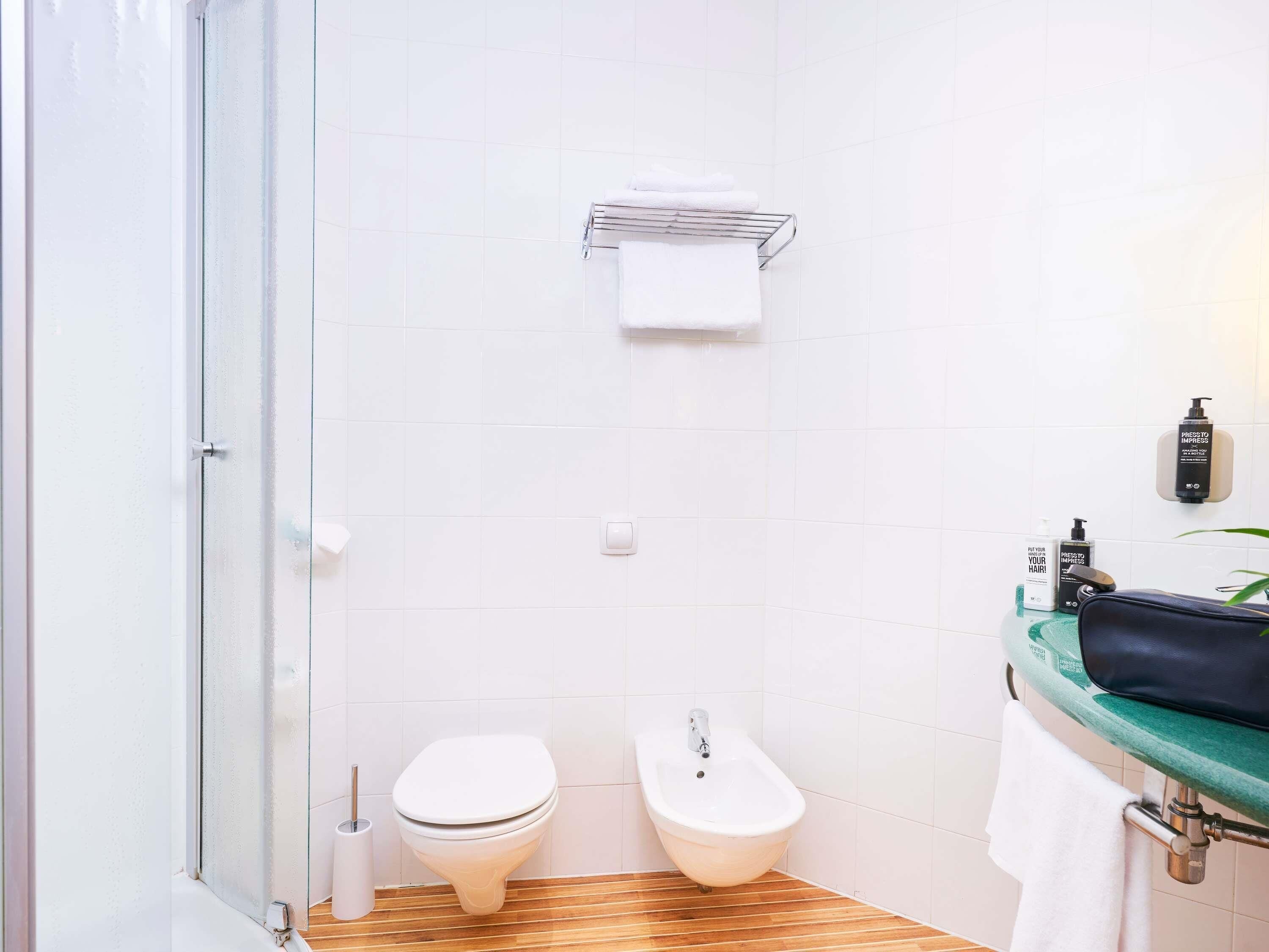 Standard Double Room, 1 Double Bed | In-room safe, desk, soundproofing, iron/ironing board