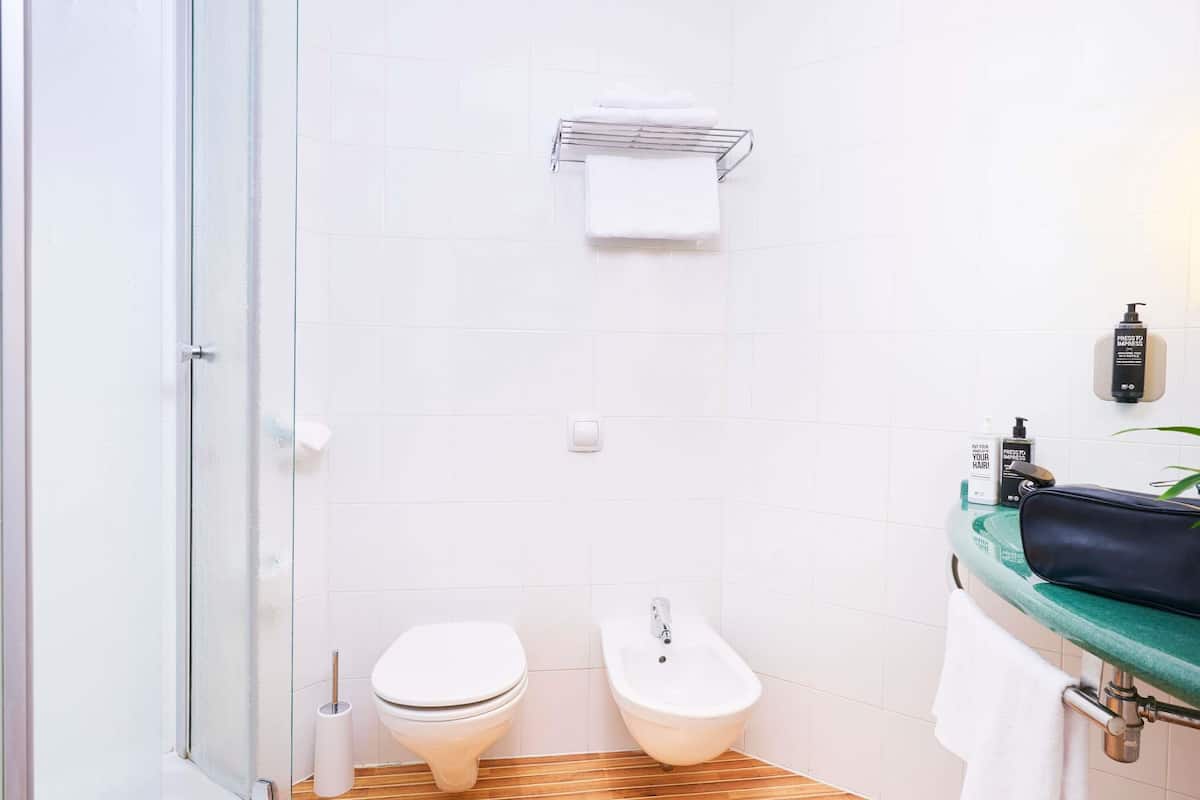 Standard Double Room, 1 Double Bed | In-room safe, desk, soundproofing, iron/ironing board