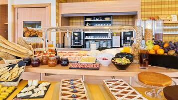 Petit déjeuner buffet servi tous les jours en supplément
