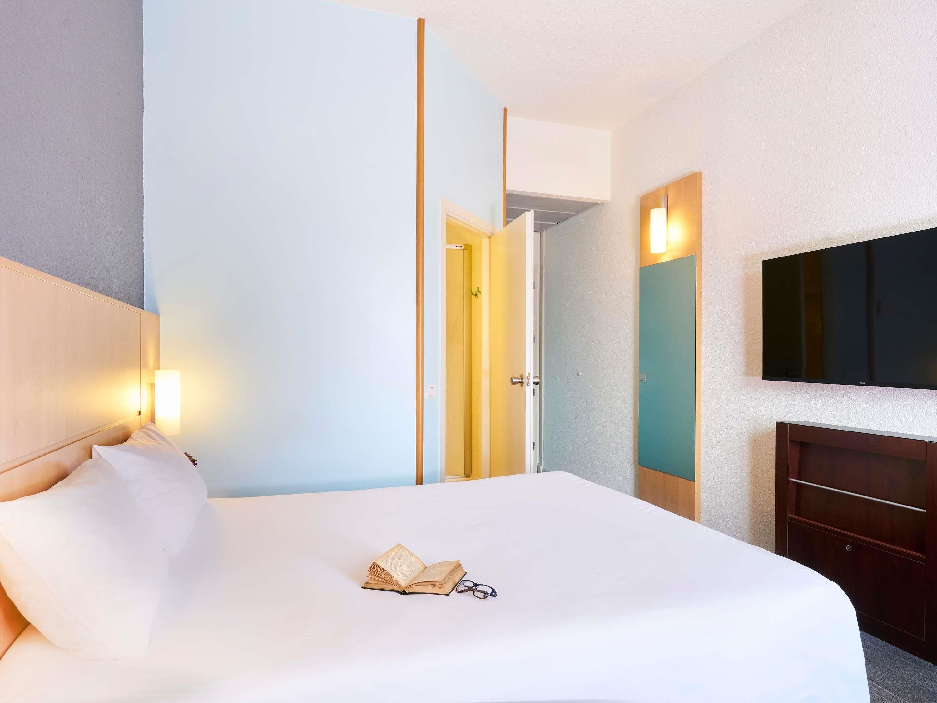 in-room safe, desk, soundproofing, iron/ironing board