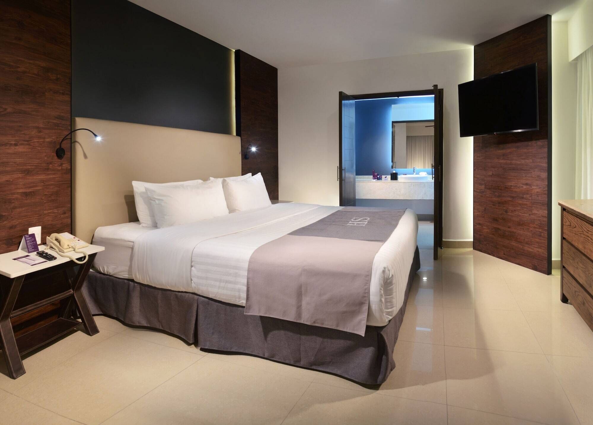 1 habitación, ropa de cama de alta calidad y minibar 