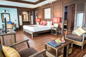 Grand Suite (Jacuzzi Suite) | Minibar, in-room safe, desk, blackout drapes - Alpina Phuket Nalina Resort & Spa (Karon)