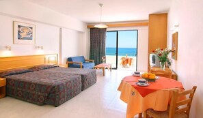 Desk, blackout curtains, iron/ironing board, free cots/infant beds - Corallia Beach Hotel Apartments (Pegeia)