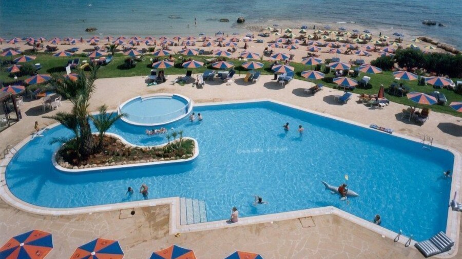 Corallia Beach Hotel Apartments