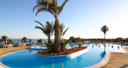 Corallia Beach Hotel Apartments