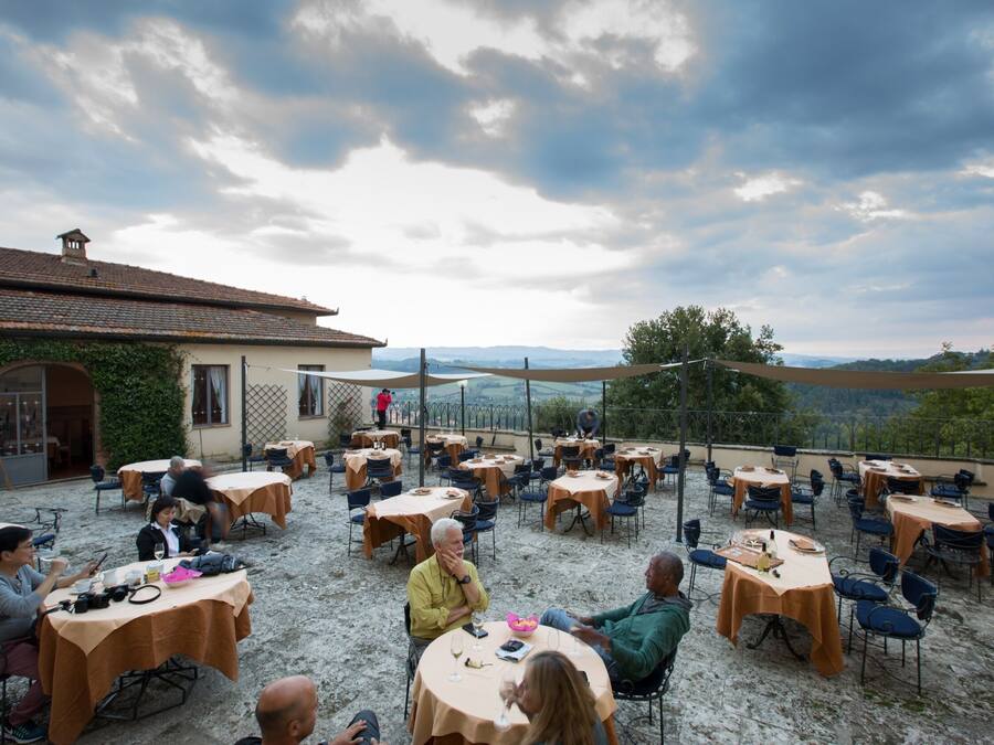 Breakfast, lunch and dinner served