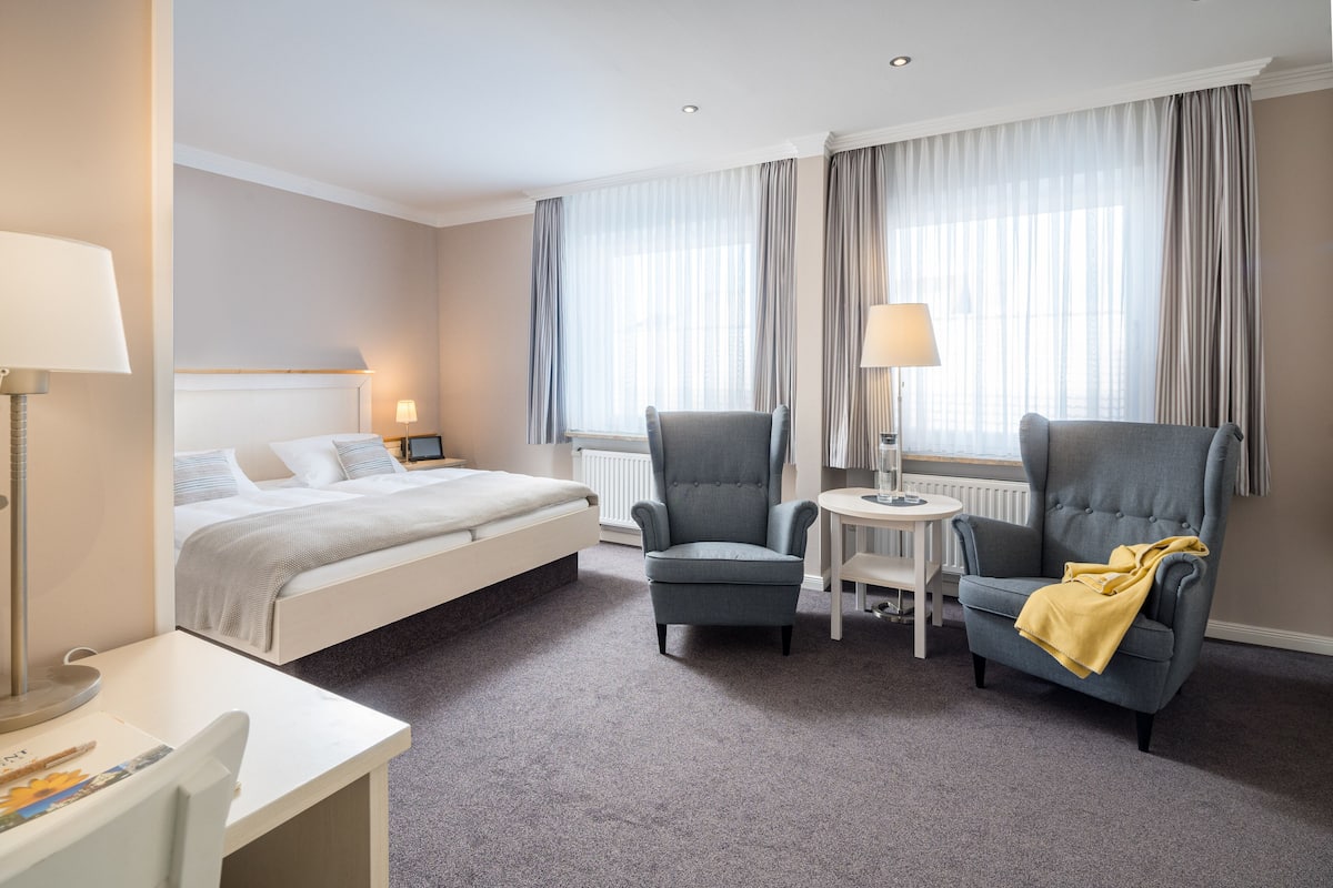 double room | in-room safe, free wifi, bed sheets