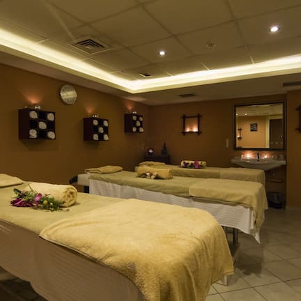 Couples treatment rooms, sauna, steam room, body treatments