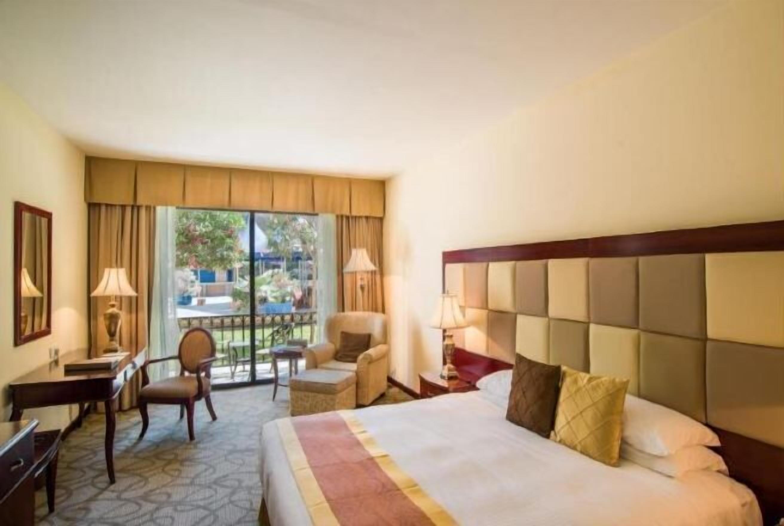 Ropa de cama hipoalergénica y minibar 
