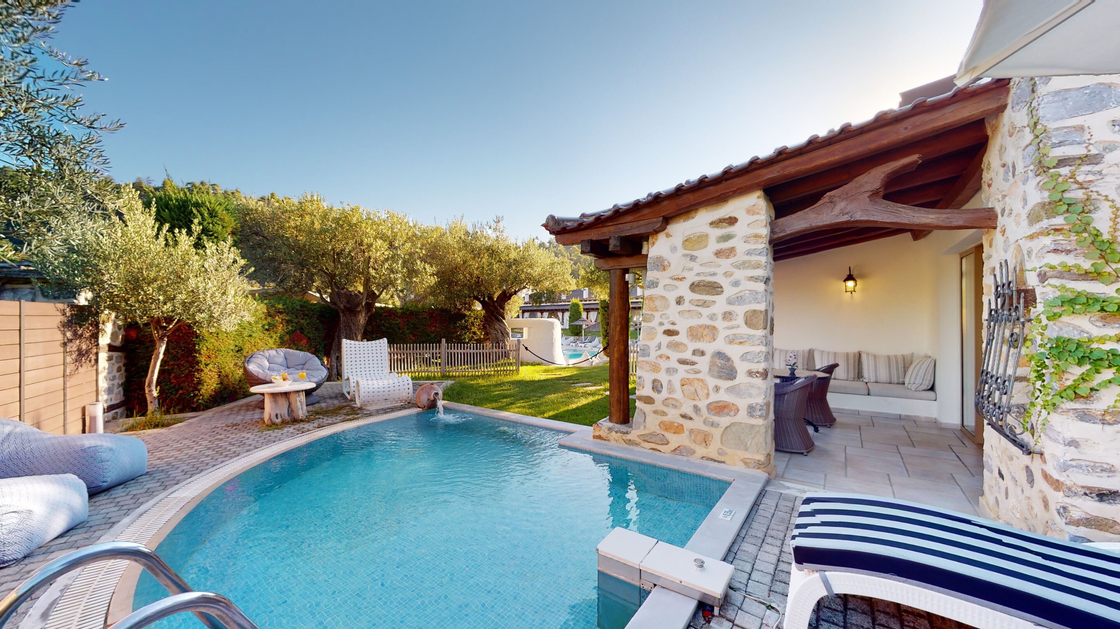 Maisonette with Private Pool | ลานระเบียง/นอกชาน