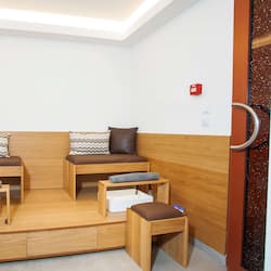 Couples treatment rooms, body treatments, aromatherapy, body scrubs