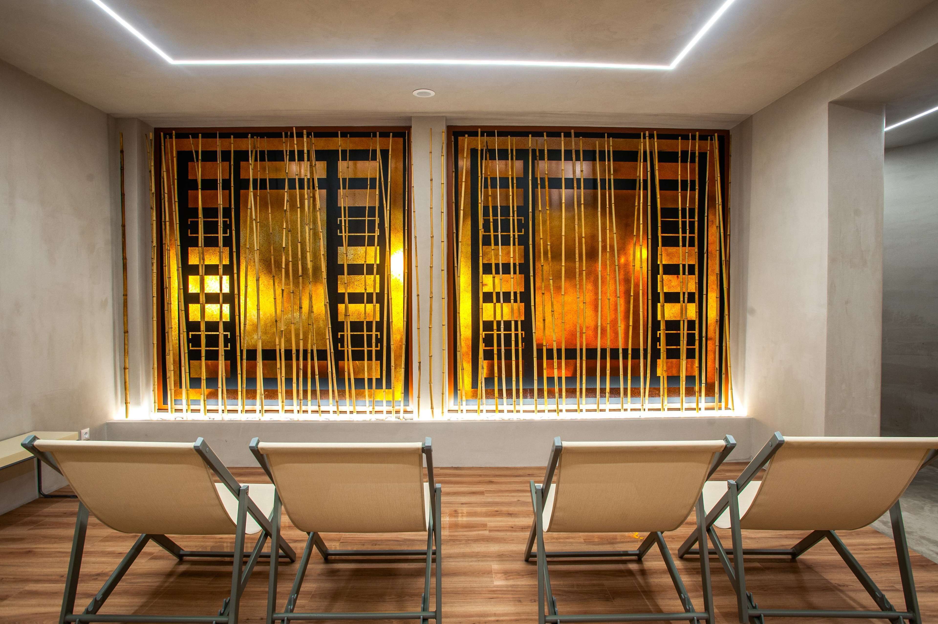 couples treatment room(s), body treatments, aromatherapy, body scrubs