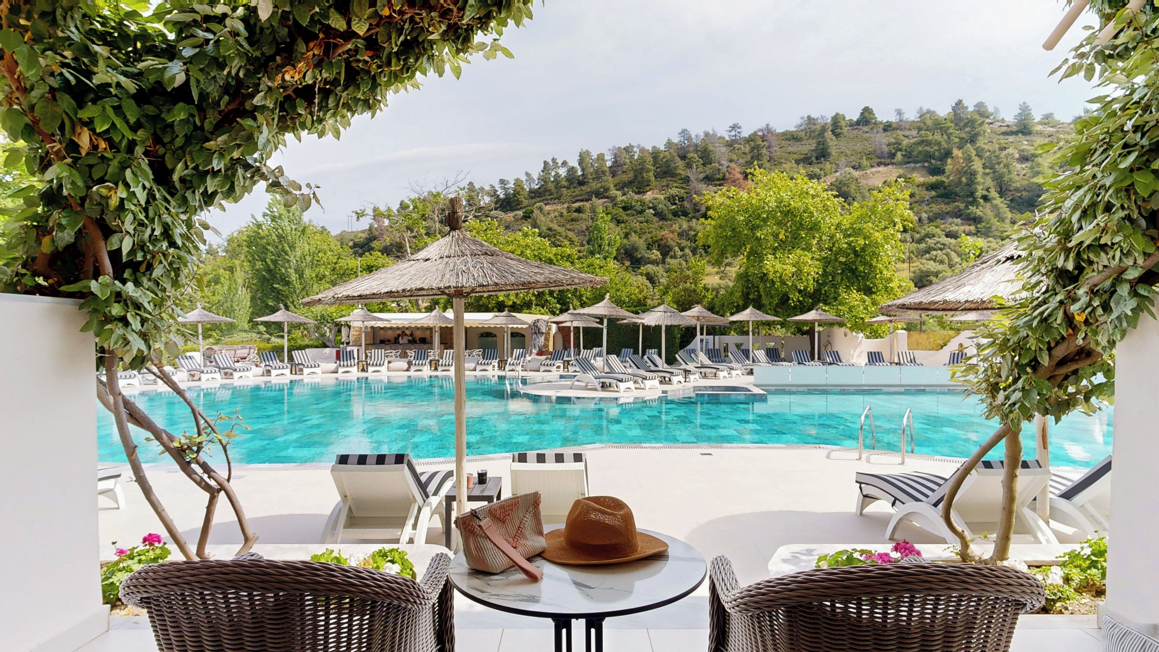 ห้องสวีท, วิวสระว่ายน้ำ (Armonia) | มินิบาร์, ตู้นิรภัยในห้องพัก, ผ้าม่านกันแสง, Wi-Fi ฟรี