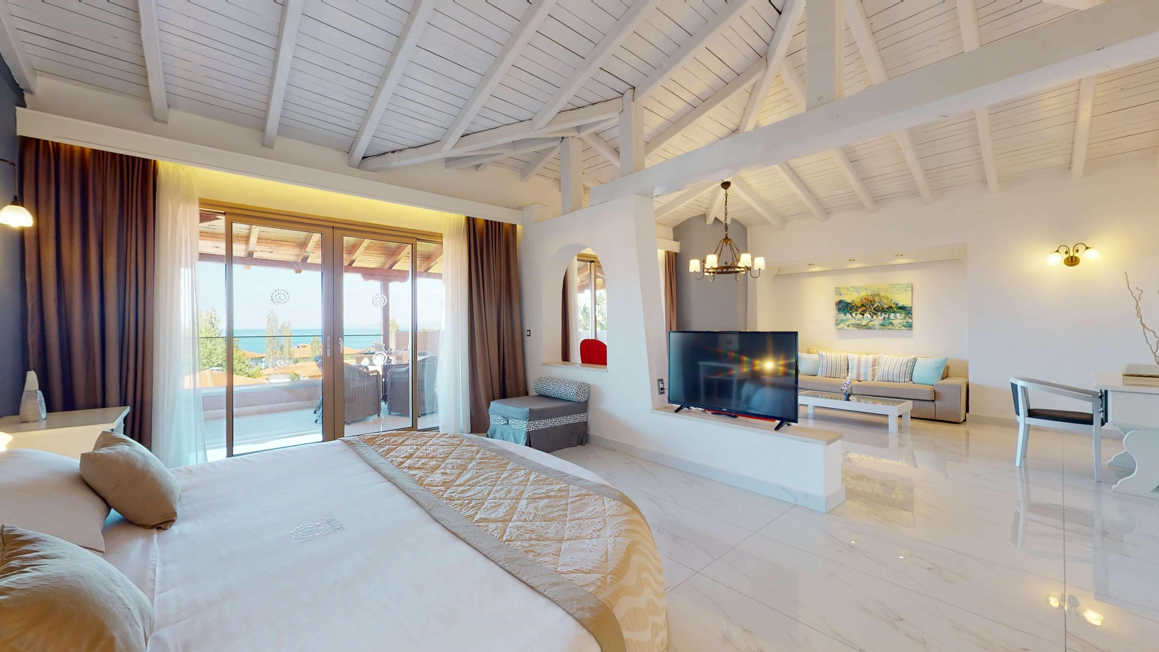 minibar, in-room safe, desk, blackout curtains