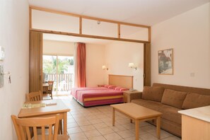 Minibar, Bügeleisen/Bügelbrett, kostenloses WLAN, Bettwäsche