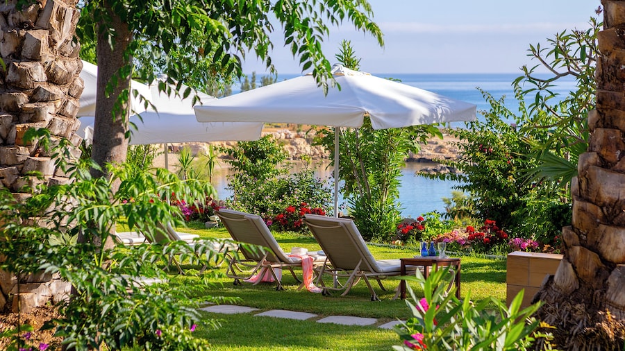 Crystal Springs Beach Hotel