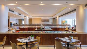 Free daily buffet breakfast