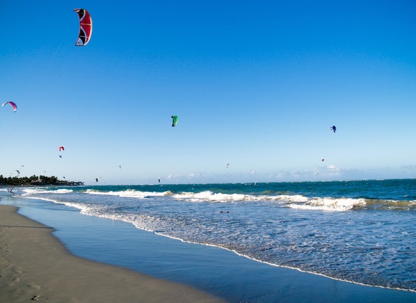 Private beach, beach umbrellas, beach towels, beach massages - Beach House Cabarete by Faranda Hotels (Cabarete)