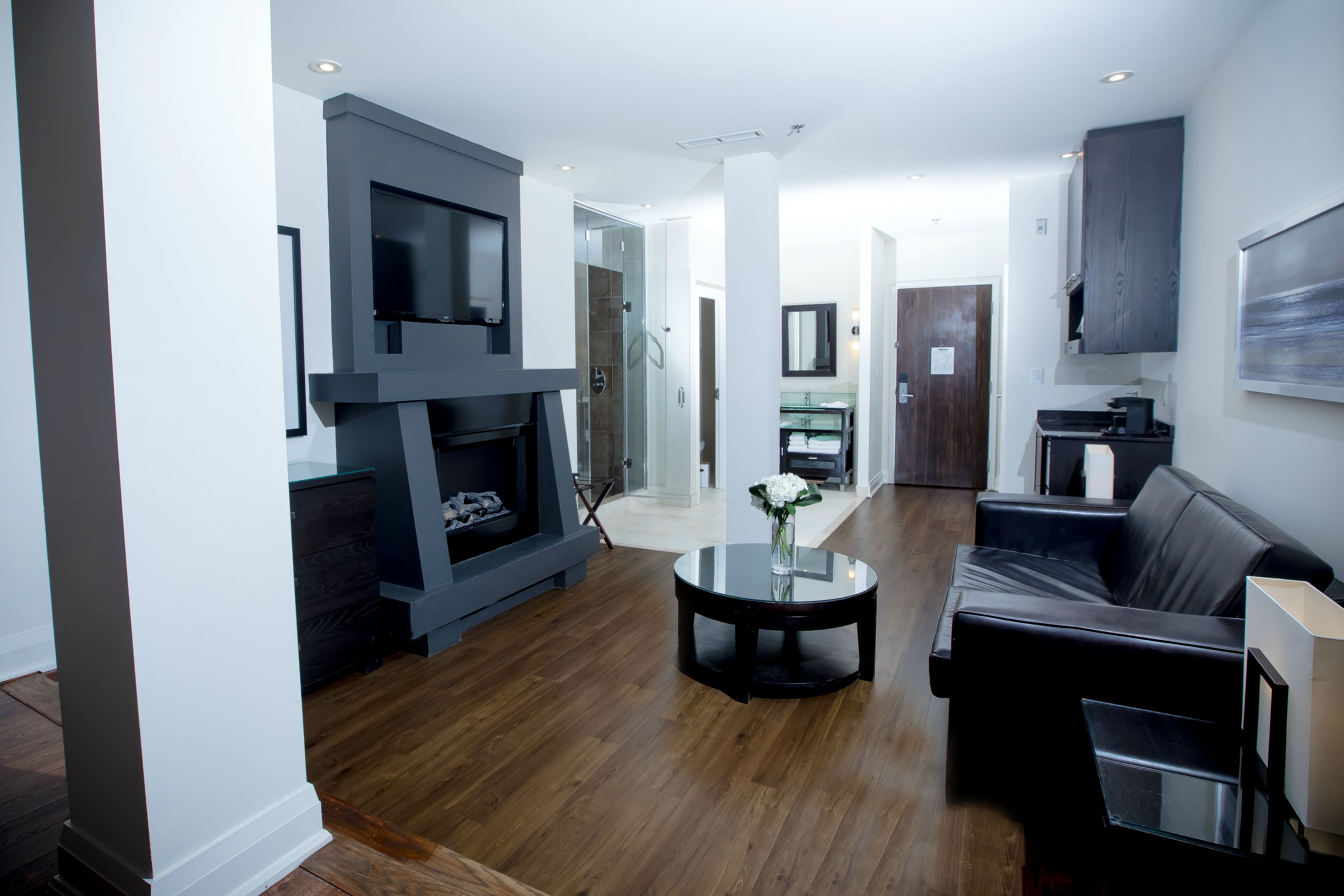 deluxe room, 1 king bed, steam shower | premium bedding, in-room safe, individually decorated