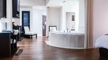 Deluxe Room, 1 King Bed, Jetted Tub | Premium bedding, in-room safe, individually decorated