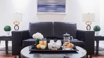 Literie de qualité, coffre-fort, décor unique, ameublement unique