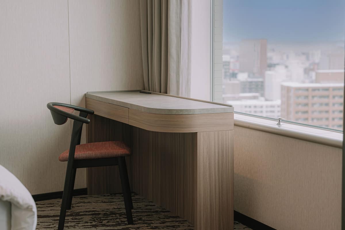 1 chambre, coffre-fort, bureau, rideaux d’obscurcissement