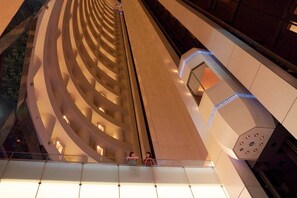 Lift - Sapporo Prince Hotel (Sapporo)