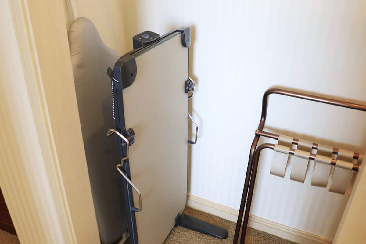 1 chambre, coffre-fort, bureau, rideaux d’obscurcissement