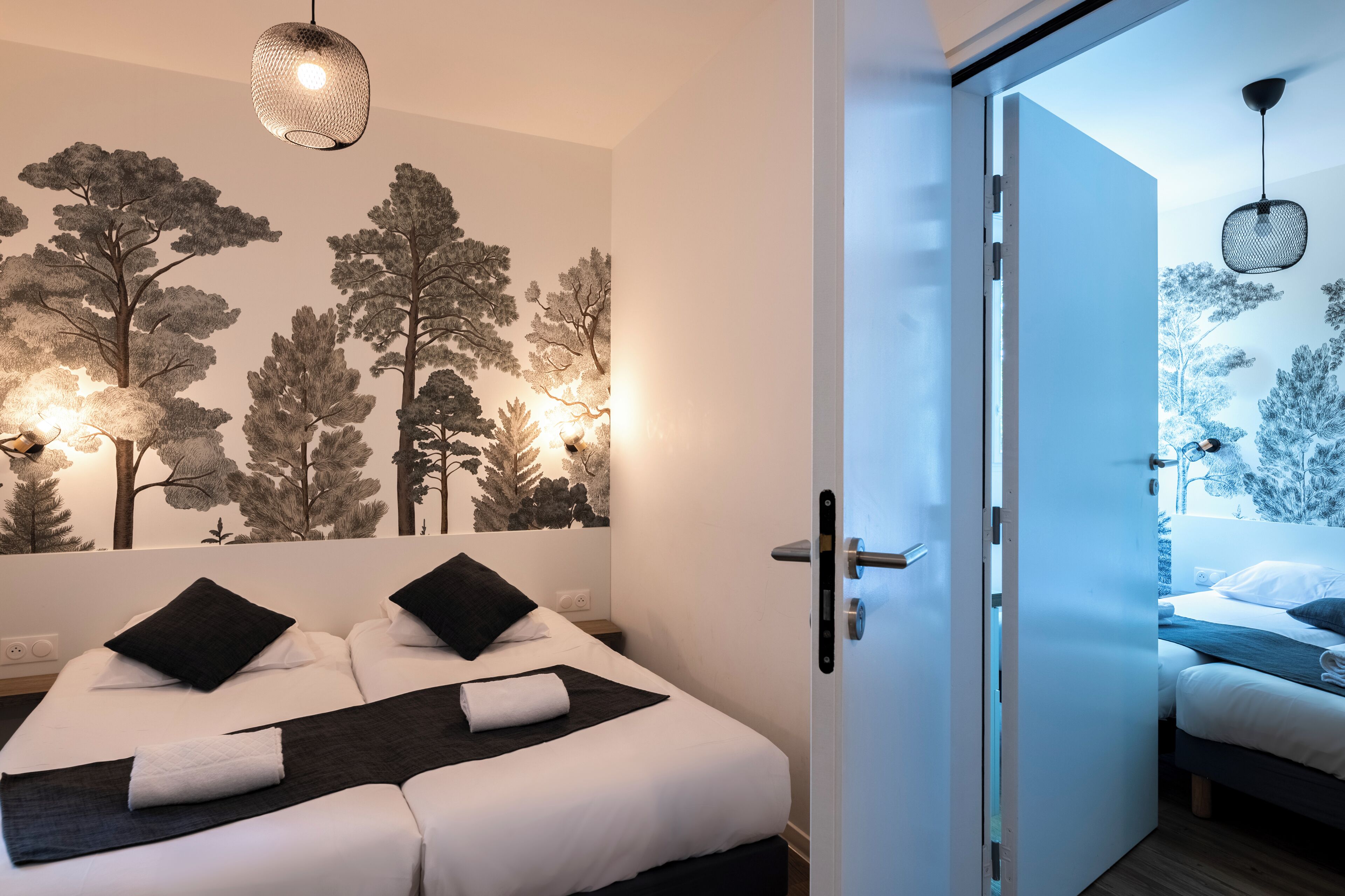 Suite | Een bureau, geluiddichte muren, gratis wifi