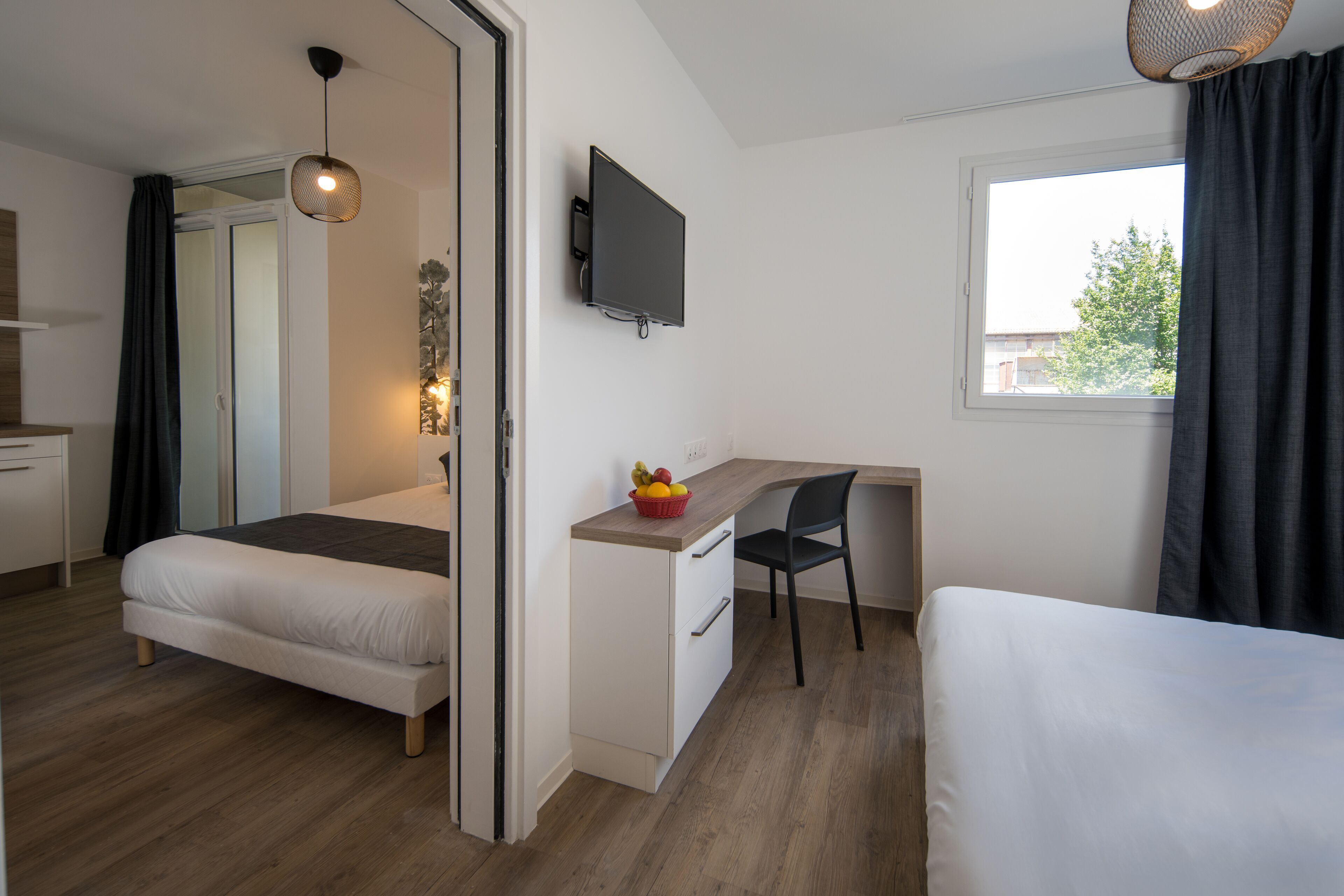 Bureau, chambres insonorisées, Wi-Fi gratuit