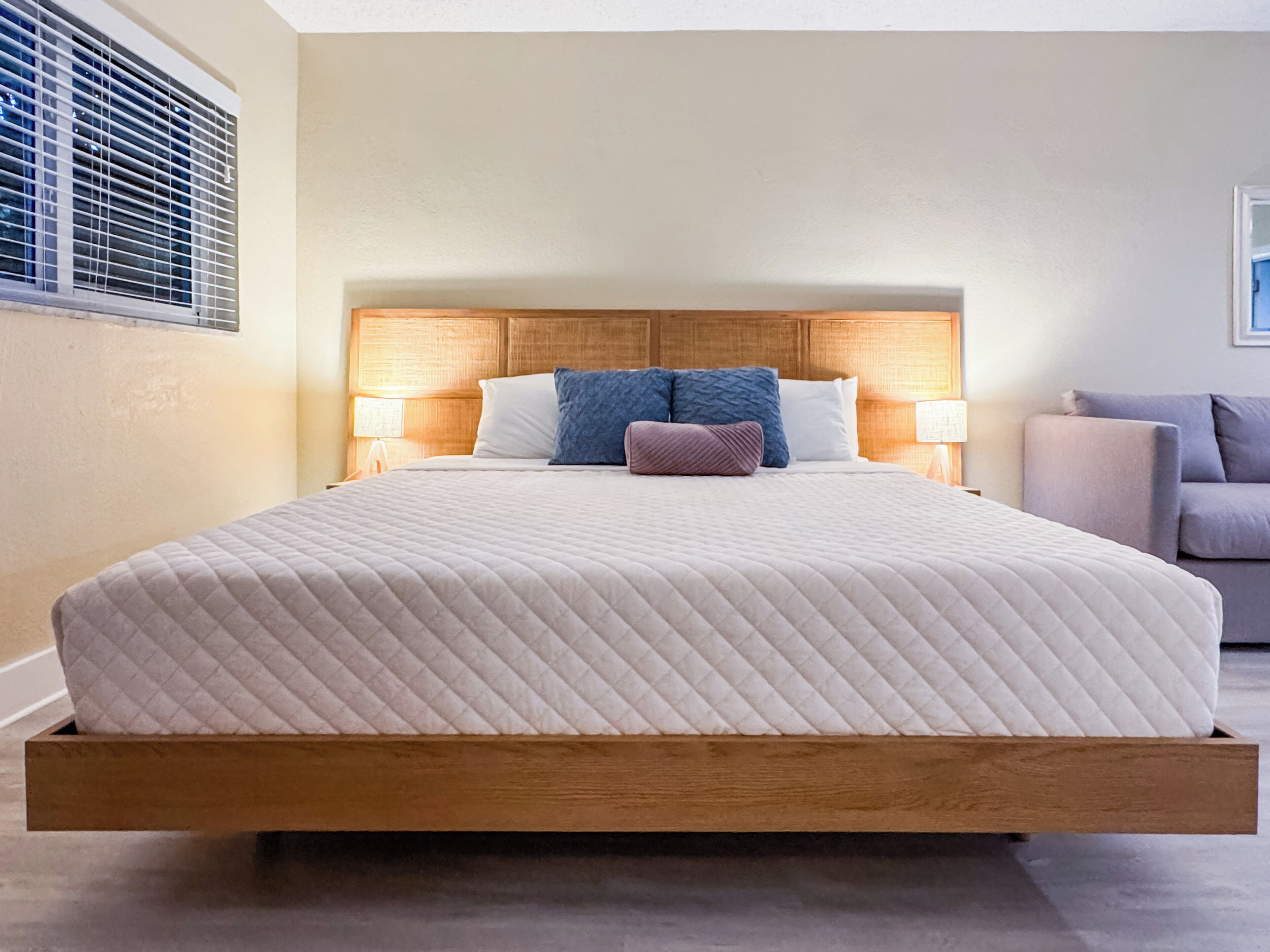 Standard Studio Suite, 1 King Bed | Bathroom | Combined shower/tub, free toiletries, hair dryer, towels