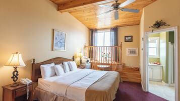 Suite, 1 King Bed, Non Smoking, Jetted Tub | Desk, blackout drapes, iron/ironing board, free WiFi