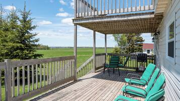 Chalet, 3 Bedrooms, Non Smoking, Jetted Tub | Terrace/patio