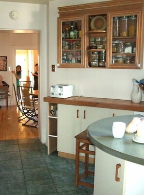 Private kitchenette - Le Gite (Montreal)
