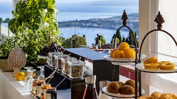 Petit-déjeuner buffet compris tous les jours