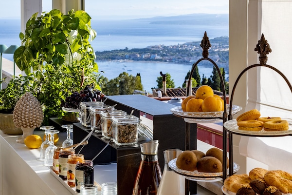 Petit déjeuner buffet compris tous les jours