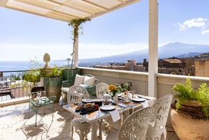 ลานระเบียง/นอกชาน