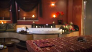 Couples treatment rooms, body treatments, mud baths, aromatherapy