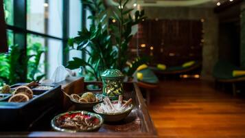 Couples treatment rooms, body treatments, mud baths, aromatherapy