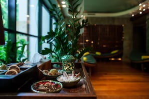 Phòng trị liệu đôi, trị liệu toàn thân, khu tắm bùn