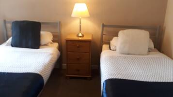 Twin Room, 2 Single Beds, Ensuite