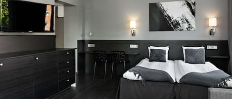 Habitación familiar, 2 camas individuales, para no fumadores (with Sofabed) | Ropa de cama hipoalergénica, camas con pillow-top y escritorio