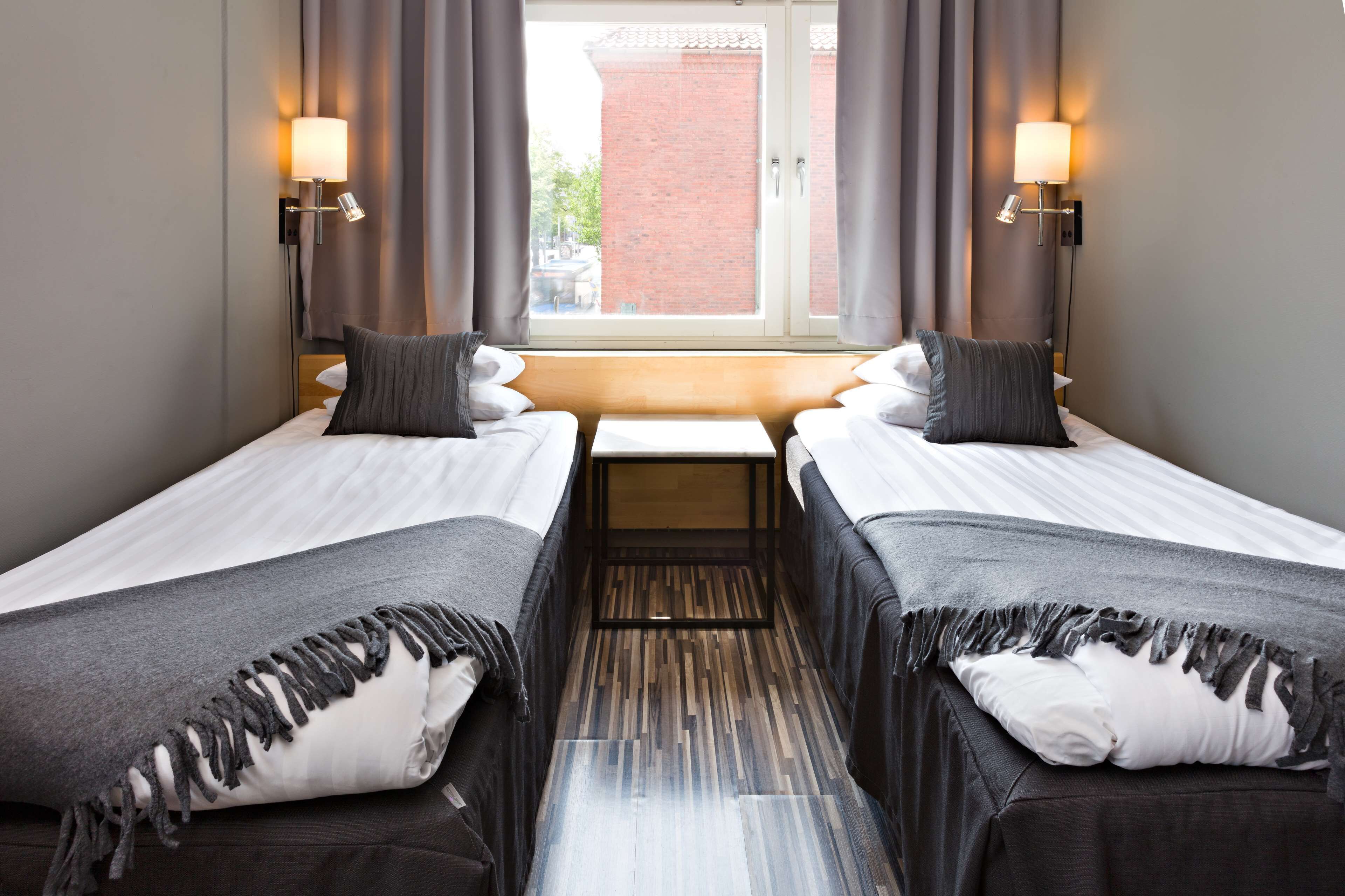 Standard Room, 2 Single Beds, Non Smoking | Hypo-allergenic bedding, pillow-top beds, desk, blackout curtains