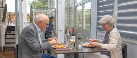 Petit déjeuner servi sur place