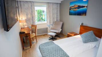 Single Room | Iron/ironing board, free WiFi, bed sheets, wheelchair access