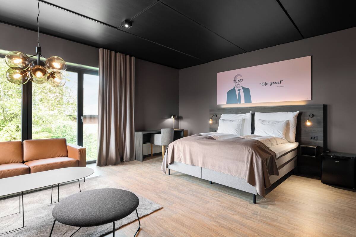 superior studio suite | 1 bedroom, premium bedding, pillow-top beds, desk