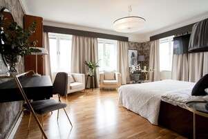 Habitación, 1 cama de matrimonio grande | Ropa de cama de alta calidad, decoración individual, escritorio