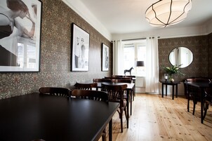 Desayuno bufé gratuito (entre semana)