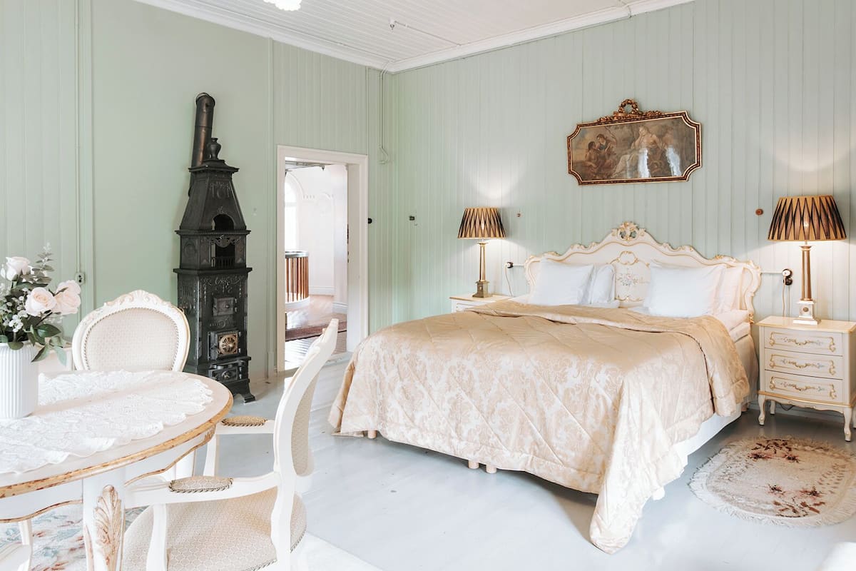 Baronesse de Spenglers Værelse (Shared bathroom, Historical building) | Free WiFi, bed sheets